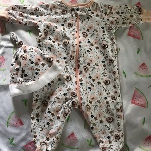 Newborn girl clothes